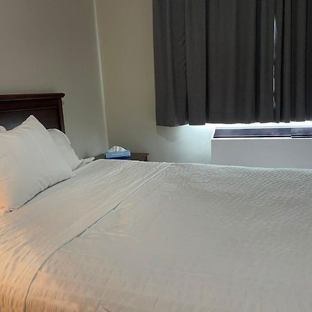 Travelodge By Wyndham London Ontario Eksteriør billede